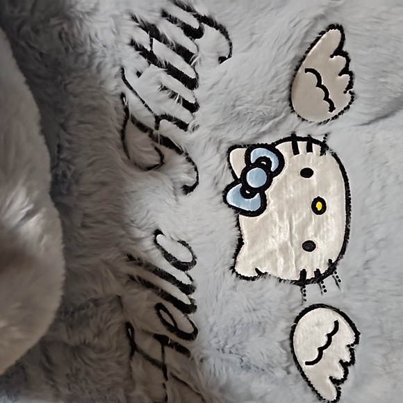 Hello Kitty and Friends faux fur coat size M NWT - Picture 13 of 14